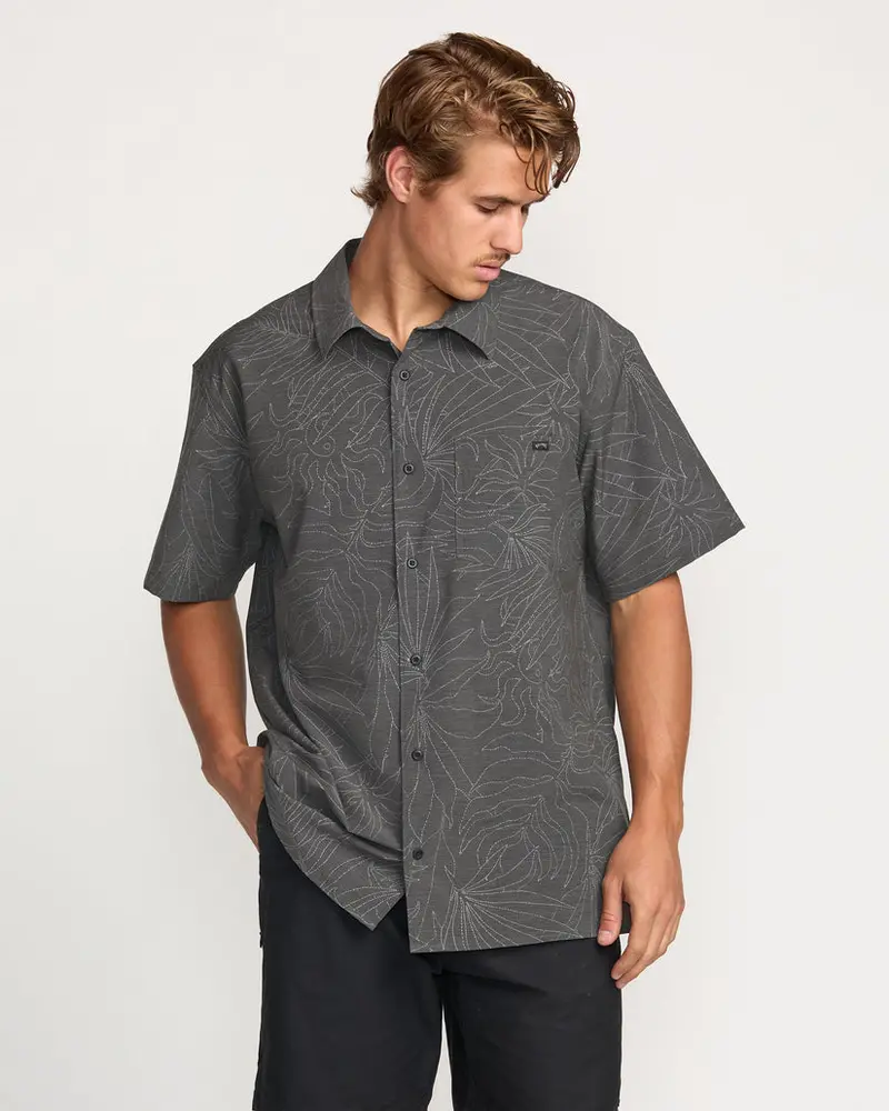 Billabong Surftrek Transit Short-Sleeve Shirt – Raven 1