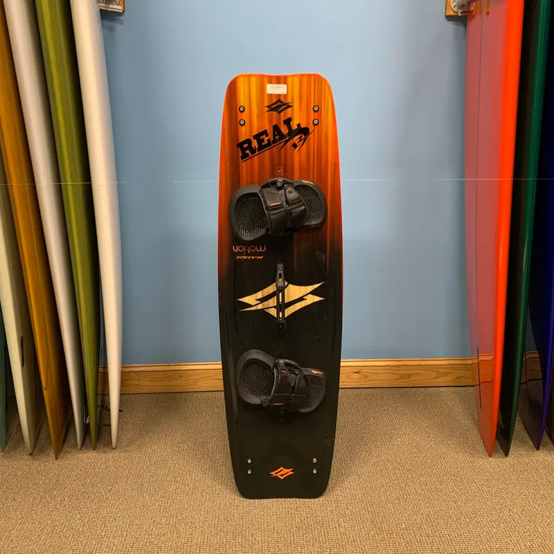 Gently Used 2025 Naish Motion Kiteboard – 138Cm With Foot Straps 1
