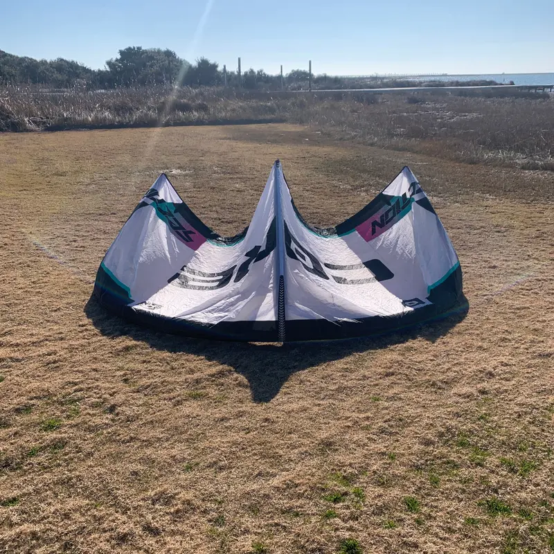 Pre-Owned Core Section 4 Wave Kite – White, 7 M² 1