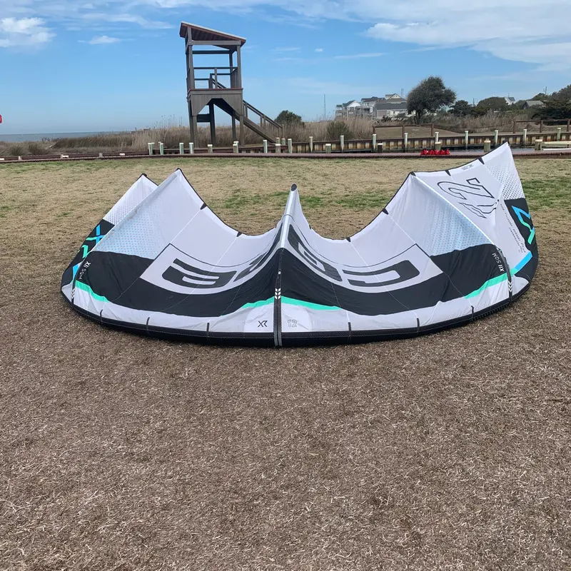 Pre-Owned Core Xr8 Kite – White, 12M 1