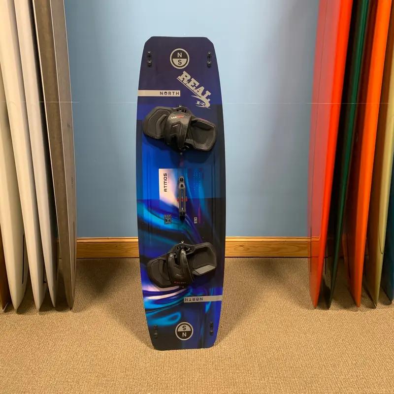 Secondhand 2025 North Atmos Kiteboard – 136 X 40 Cm With Straps 1