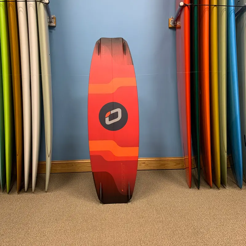 Secondhand Ozone Code V4 Kiteboard – 144 × 43 Cm, Red 1